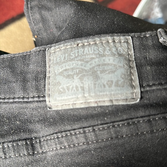 Classic Mid Rise Skinny Levy Jeans - Picture 3 of 4